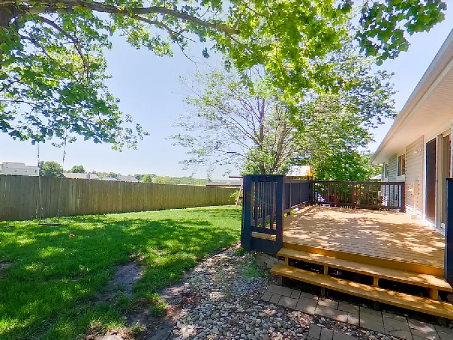 Spacious West Manhattan Home with Fenced Yard, Basement & Bonus Room! — Photo 4