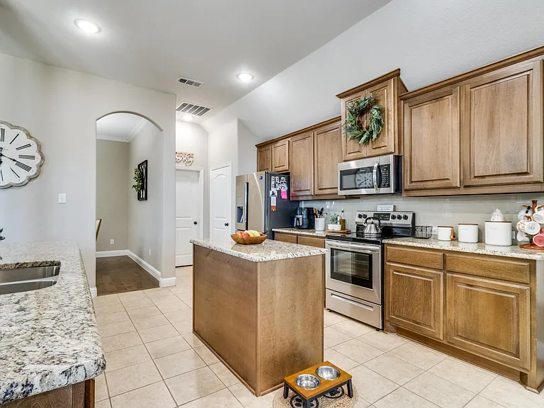 108 Landsdale Cir — Photo 5