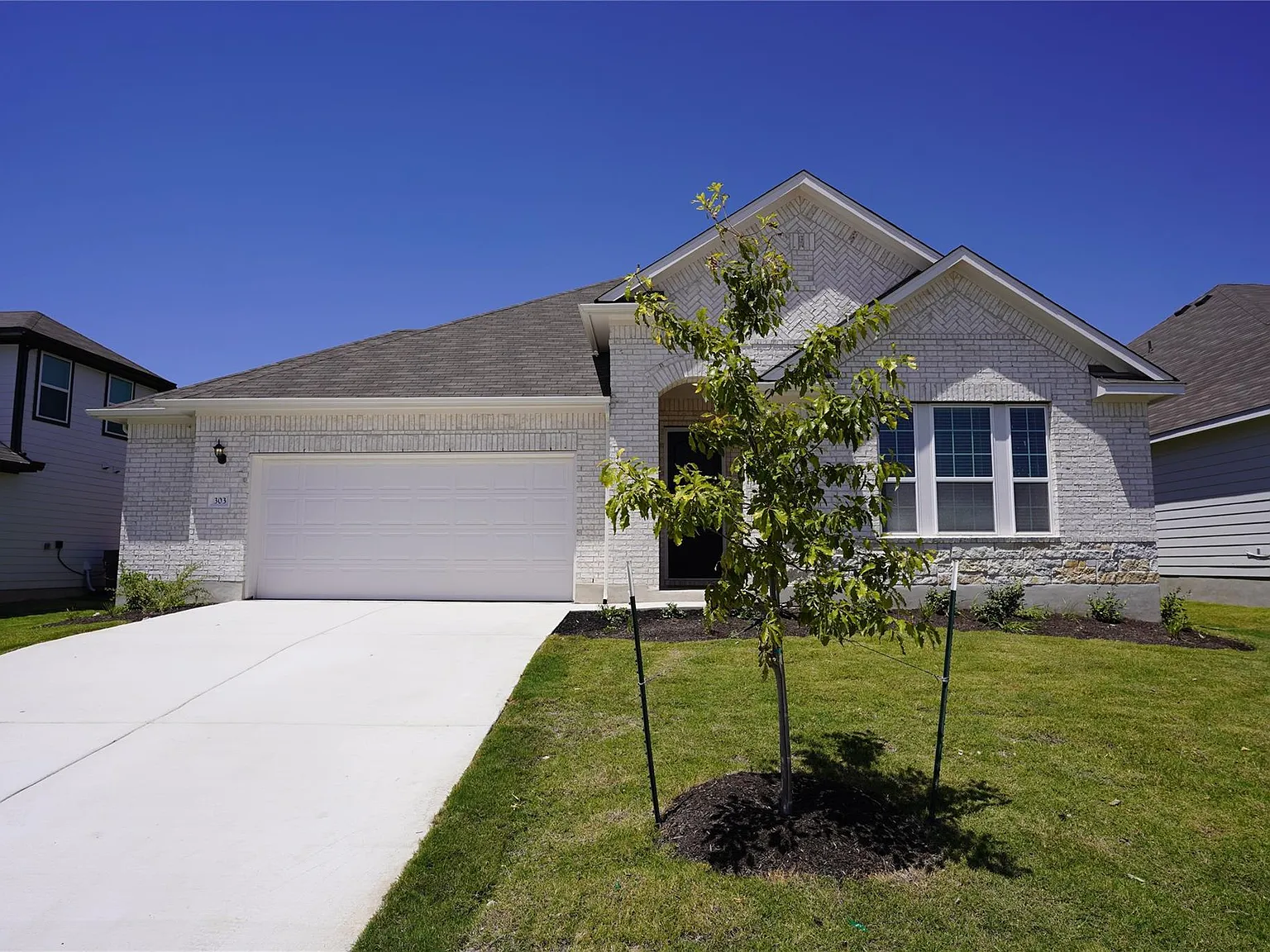 4 bed, 3.0 bath, 2134 sqft, $2,600 — Photo 4