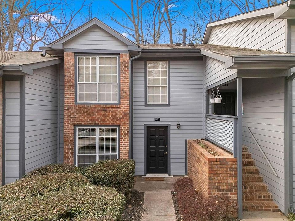 1st image of 1176 Weatherstone Dr NE