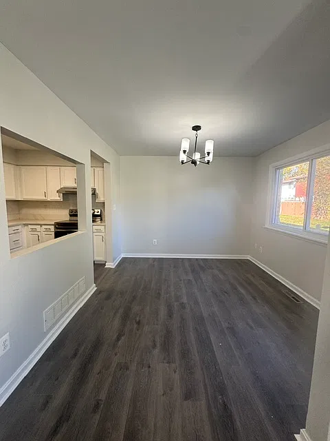 5 bed, 3.5 bath, 2072 sqft, $3,500 — Photo 3