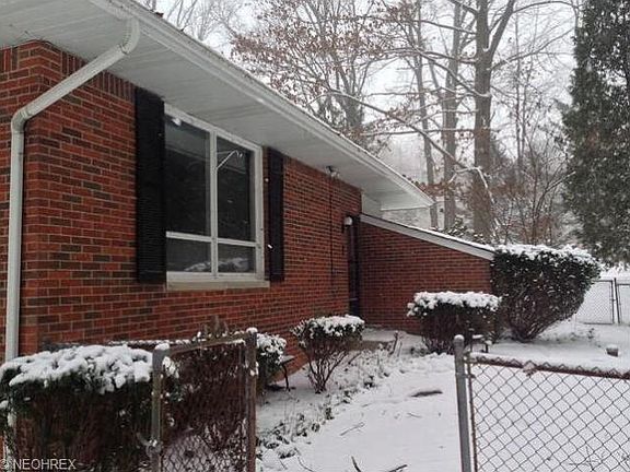4th image of 15220 Hill Dr