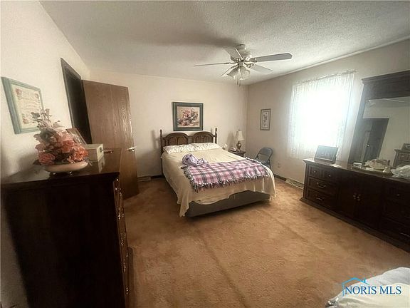 3rd image of 2030 Welker Ave