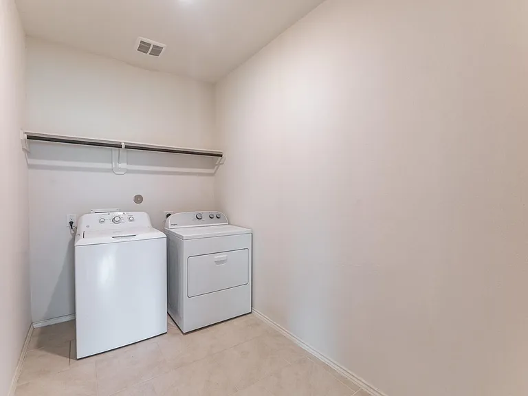 138 Meadow Grove Dr — Photo 31