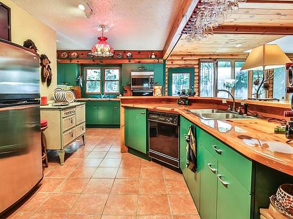 3rd image of 1364 Silver Beach Dr #4