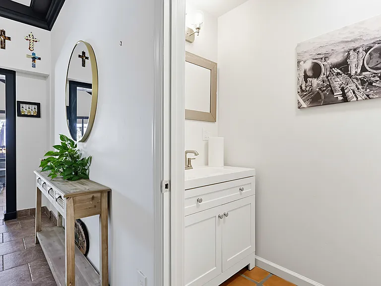 420 Hutchison St — Photo 18