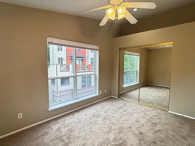 Goose Hollow Townhomes — Photo 40