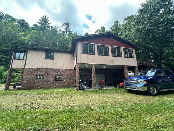 3rd image of 3510 Goldfinch Ln