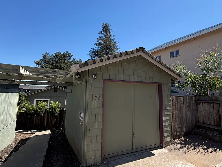 Detached Garage