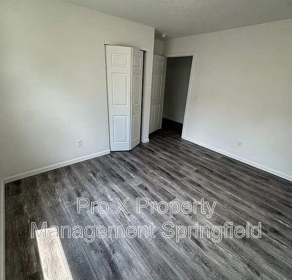 1618 W Scott St — Photo 12
