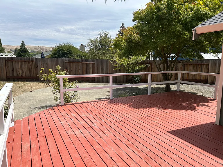 536 Longridge Dr — Photo 12