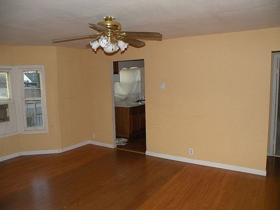 5th image of 40 Rossi Ave