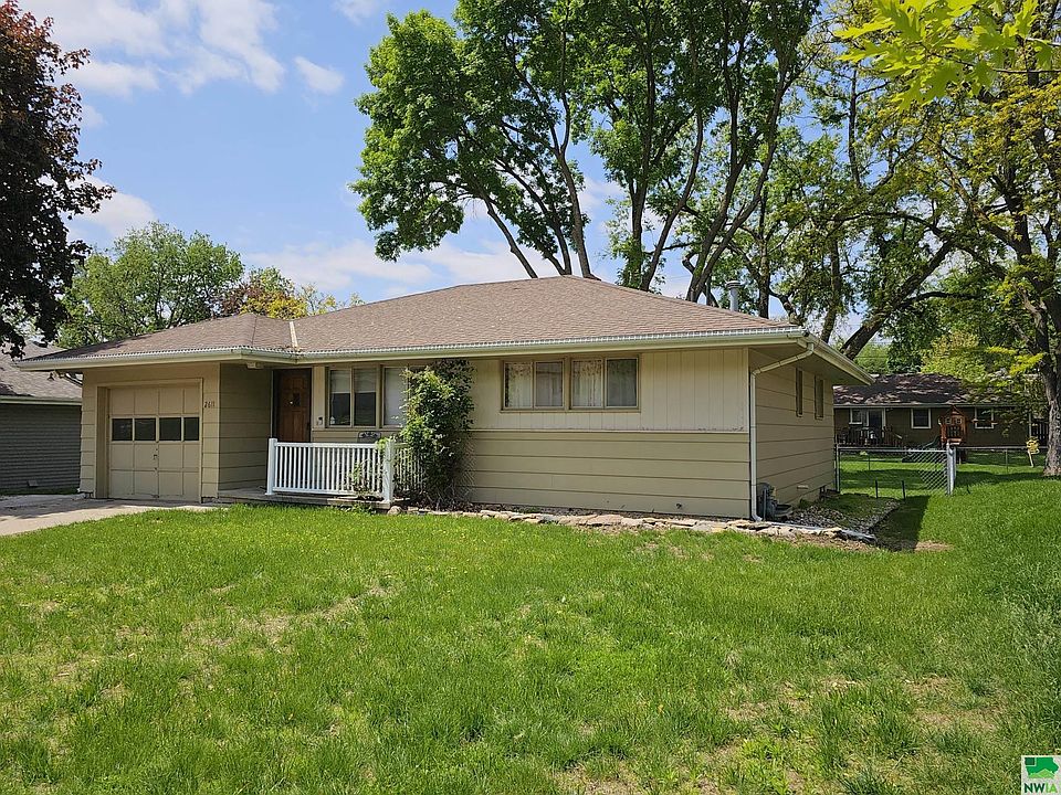 2nd image of 2611 Willow St