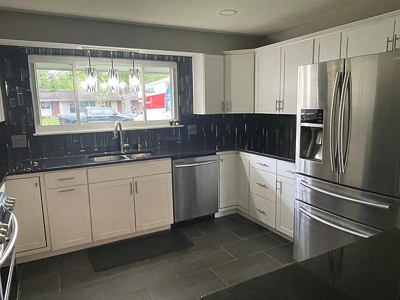 2nd image of 2430 Tennyson Dr
