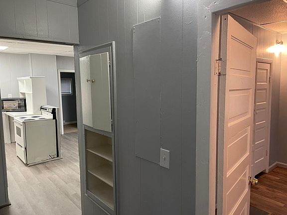5th image of 506 E Myrtle Ave #2