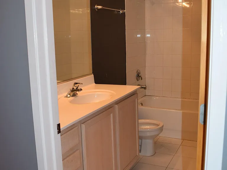 1500 W Monroe St #3 — Photo 4