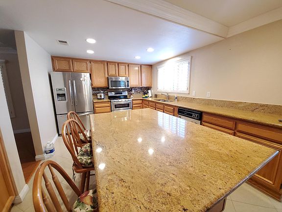 2nd image of 13843 Dogwood Ave