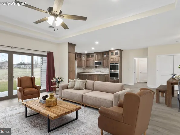 41 Smith Cir, Littlestown, PA 17340