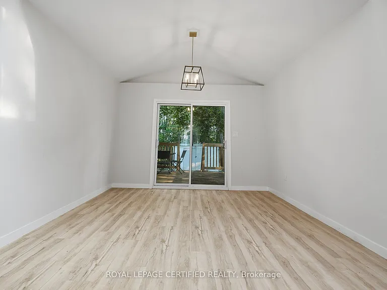 5759 Robinson St — Photo 22