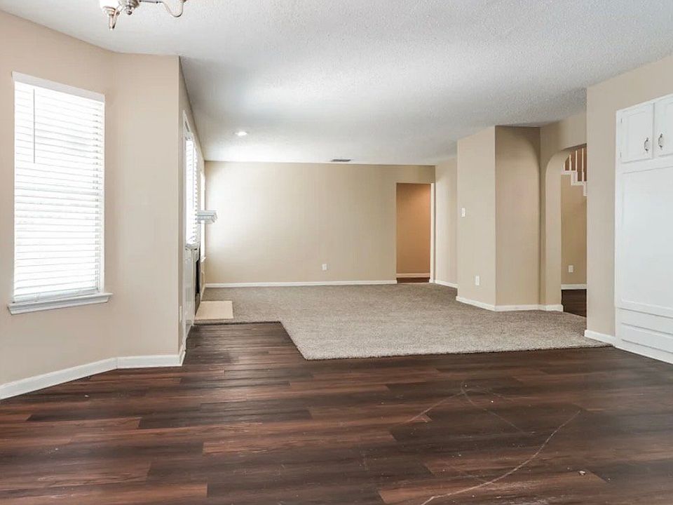 1st image of 554 Mercer St