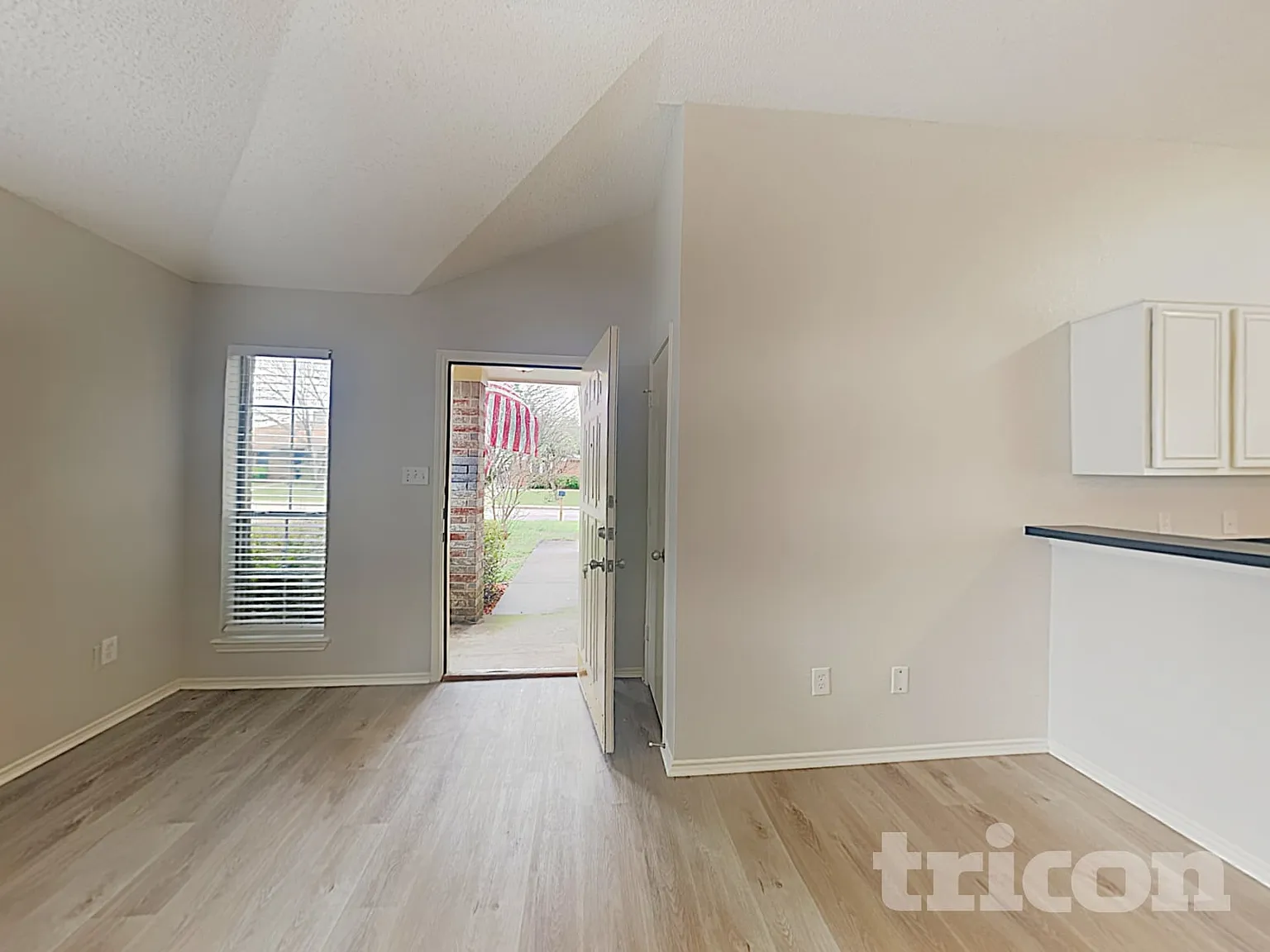 10612 Flamewood Drive Fort Worth TX — Photo 3