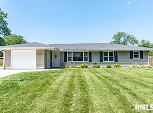 13233 Cedar St, Manito, IL