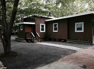 65 Overview Dr, Coventry, RI 02816