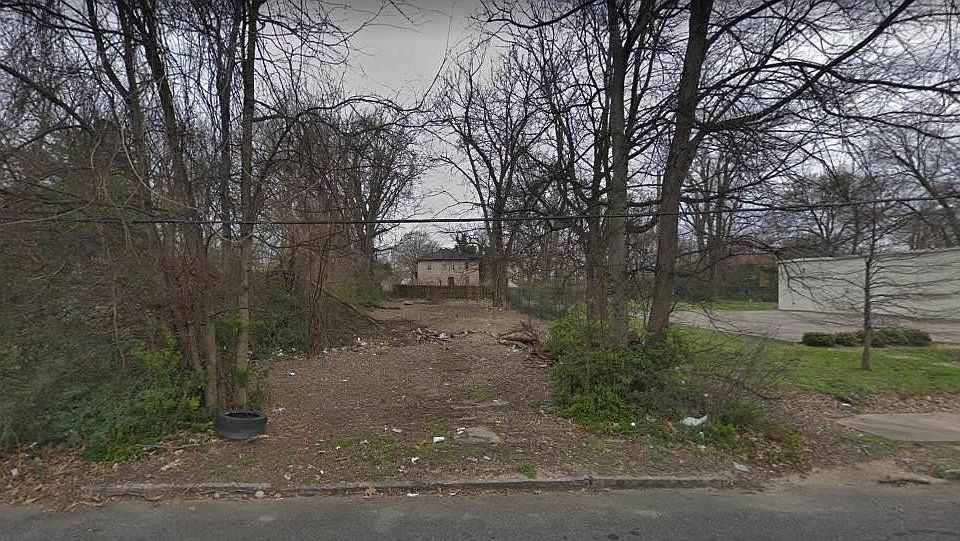 1st image of 1047 Latham St