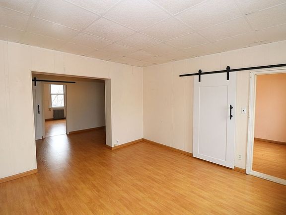 2nd image of 32 Broome St #4