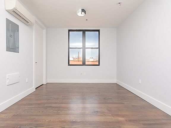 5th image of 64 Stagg St #1B