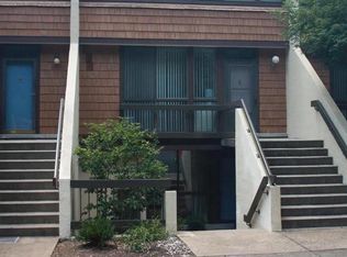 2126 S Quincy St #1, Arlington, VA 22204
