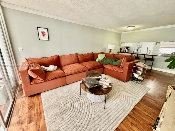 1304 NE 191st St #A232, North Miami Beach, FL 33179