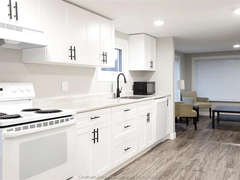 97 Taylor Ave — Photo 8