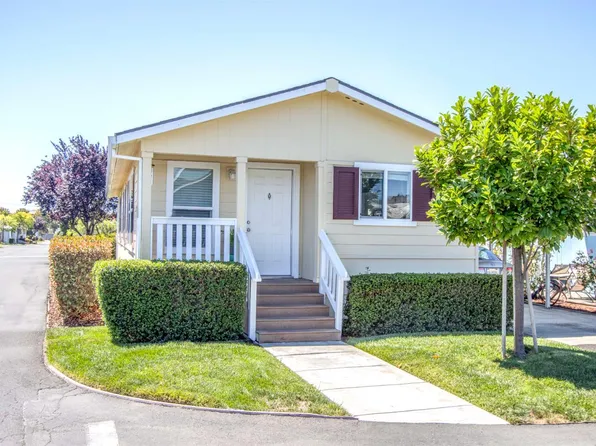 63 Oakwood Drive, Petaluma, CA 94954