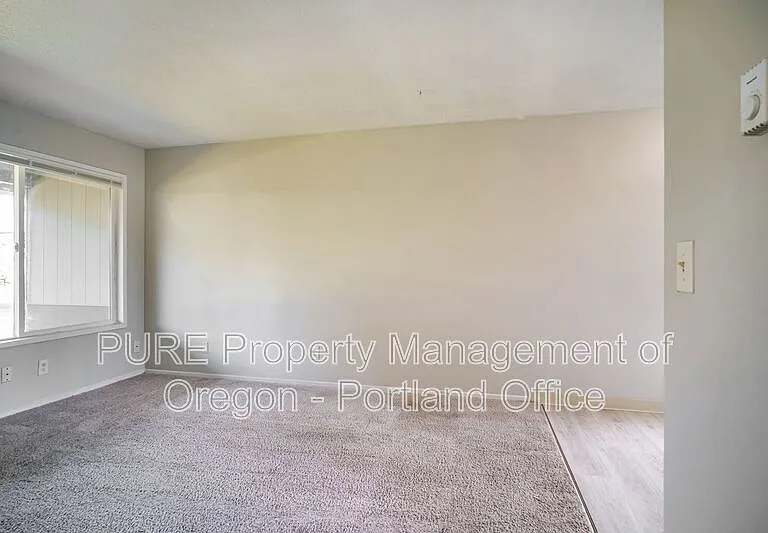 1049 SE Walnut St #11 — Photo 14