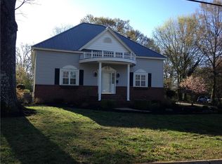 402 E 2nd Ave, Easley, SC 29640