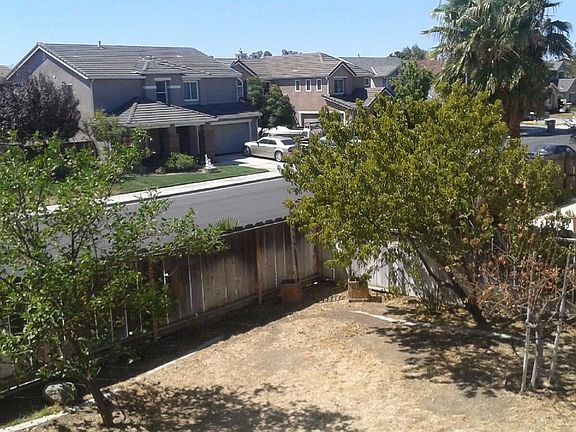 4th image of 689 Harlequin Dr