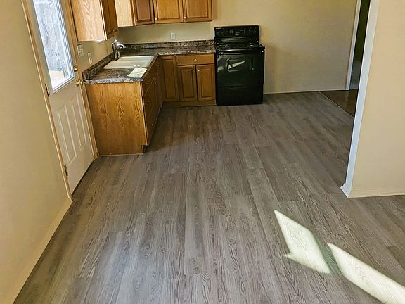 3rd image of 1604 Donna Ln