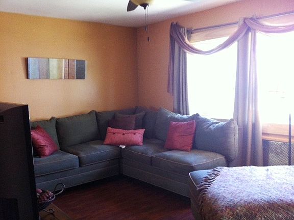 3rd image of 14 Loretta Ln