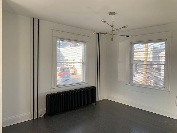 4th image of 73-75 Monmouth St #15