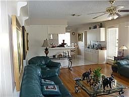 4th image of 442 E Gaywood Dr