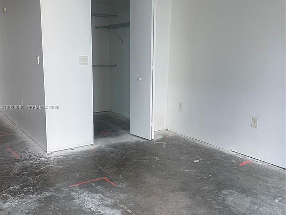 4th image of 185 SW 7th St APT 3900