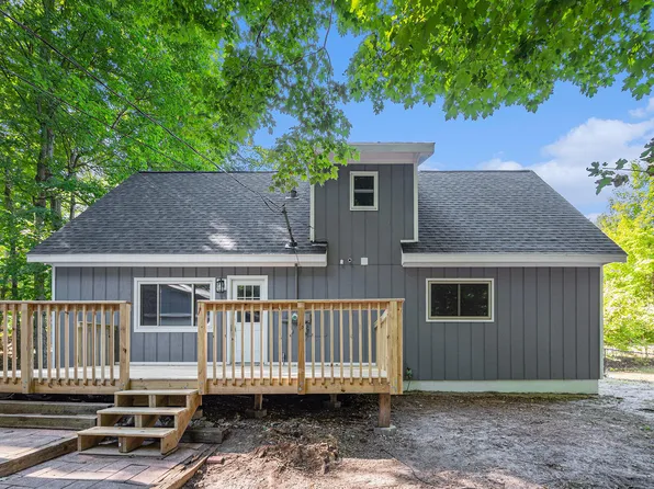 226 Sugarbush Rd, Kewadin, MI 49648
