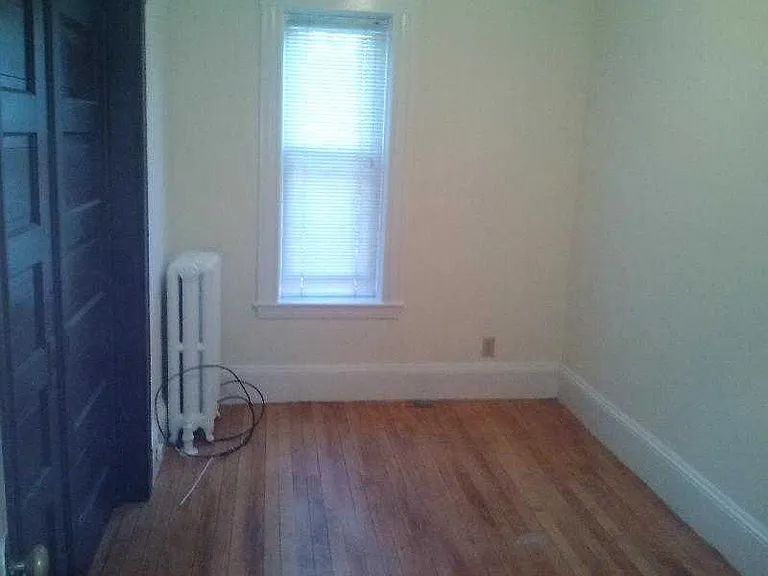 Fairfield St — Photo 25