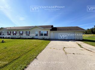 456 Gator Ln #B, Cecil, WI 54111