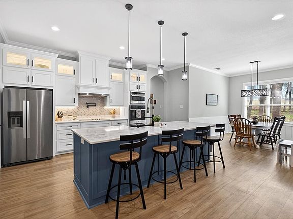 5th image of 107 Oakbend Trl