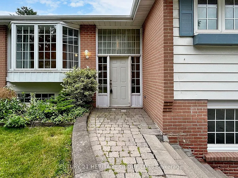 1 Dunsinane Dr — Photo 3