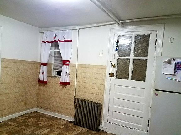 5th image of 917 E 231st St #Ground
