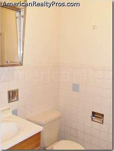 1st image of 6404 N Richmond St APT 109