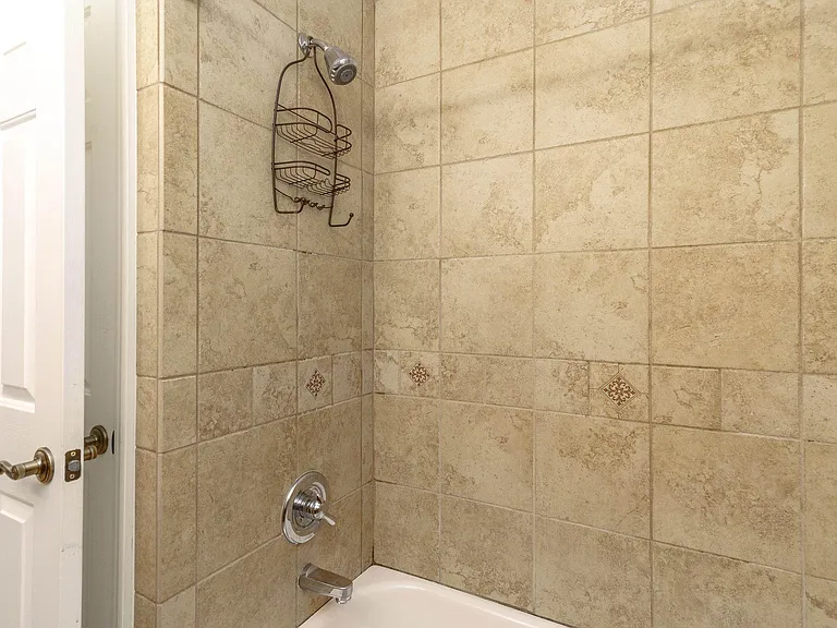 2611 Colby Dr — Photo 30